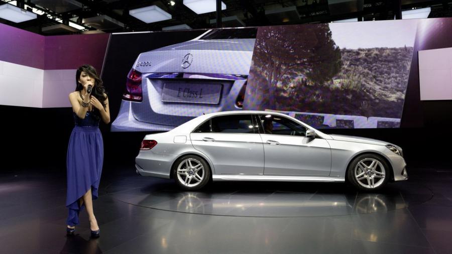  Mercedes-Benz E-Class L 2014 года  (фото 2 из 9)